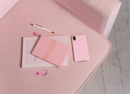 疲れている時、スマホを見たくなる理由